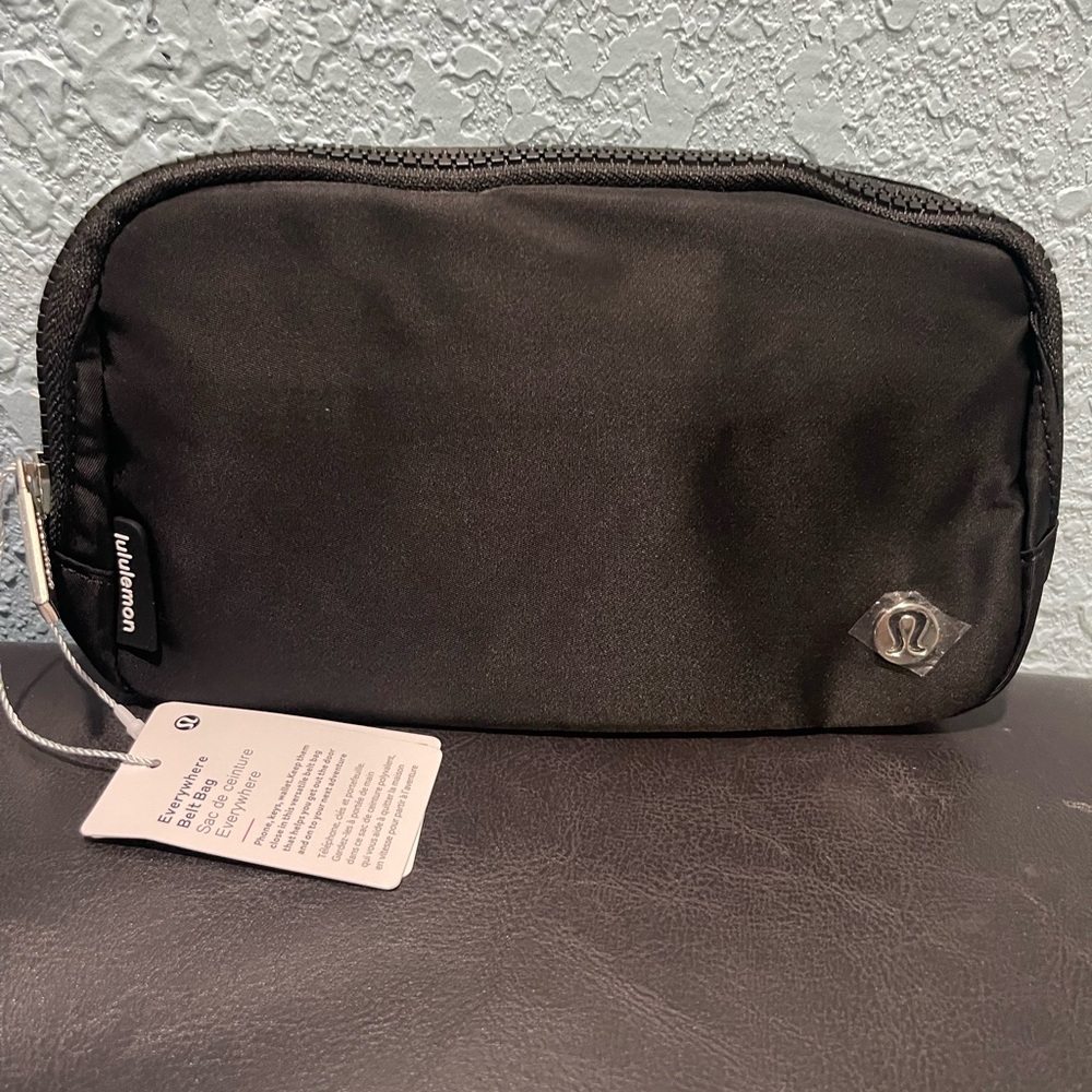 Lululemon Everywhere Belt Bag